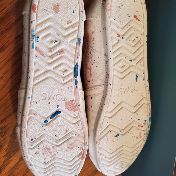 Brand new White Tom's paint splattered - Picture 3 of 4